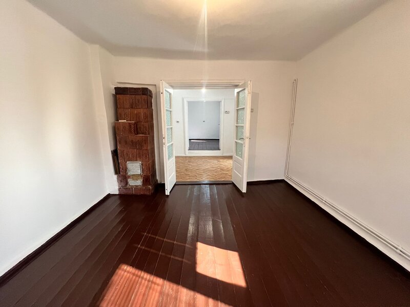 Vatra Luminoasa, casa singur curte,