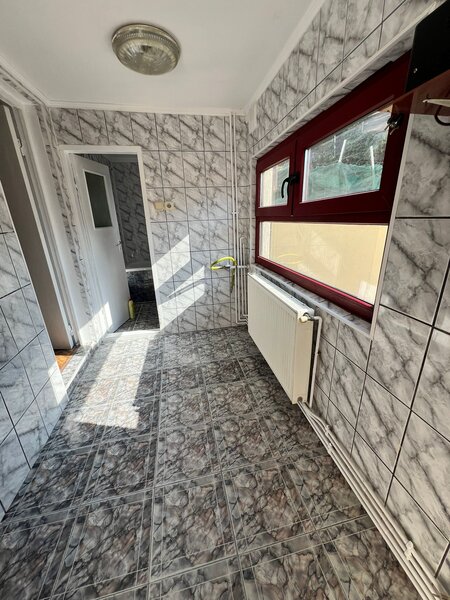 Vatra Luminoasa, casa singur curte,